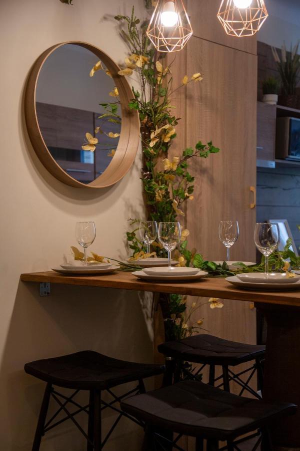 Stylish Quentin Apartment In The King Street Budapest Exterior photo