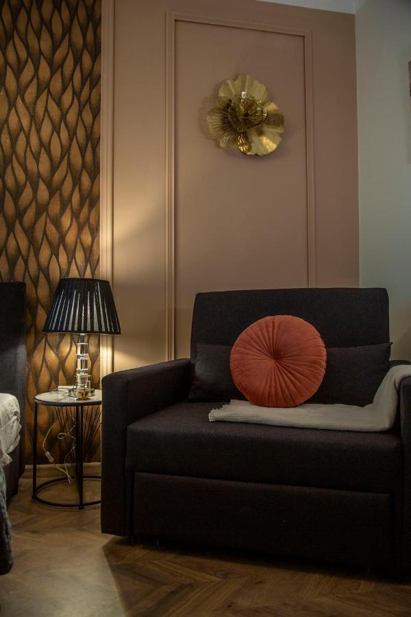 Stylish Quentin Apartment In The King Street Budapest Exterior photo