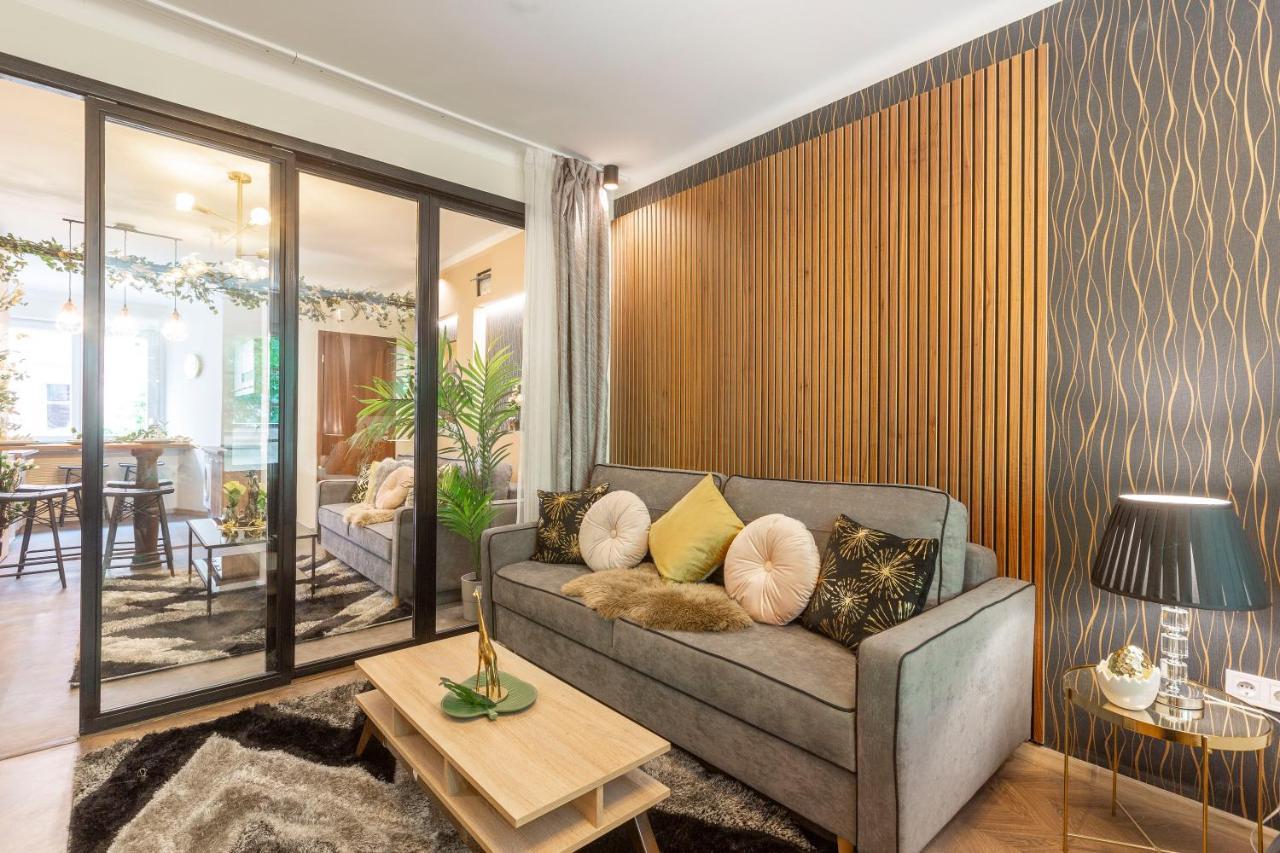 Stylish Quentin Apartment In The King Street Budapest Exterior photo